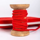Das Bild zeigt die rote Baumwollkordel von einer...