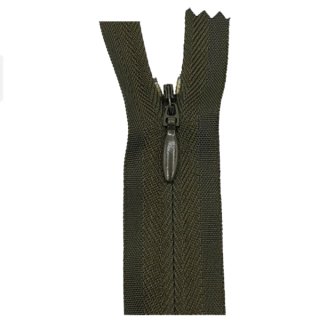 Das Bild zeigt das obere Drittel des olivegruenen Nahtverdeckten Reissverschlusses mit seinem Tropfenförmigen Anhaenger.