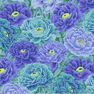 Das Bild zeigt den Patchworkstoff  Tibetan Peony blue. Es sind große Pfingstrosenblueten in blau, lilablau auf gruenen Untergrund.