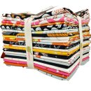 Das Bild zeigt ein Stoffpaket bestehend aus 22...