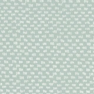 Das Bild zeigt einen mintfarbenen Baumwollstoff  mit kleinen weissen aufgedruckten Strichen. Diese sind in vierer-Gruppen in regelmaessigen Abstand von ca. 1cm aufgedruckt.