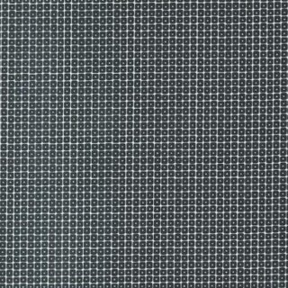 Das Bild zeigt einen schwarz weissen Baumwollstoff. Es ist ein sehr kleines Quadratmuster mit mini weissen Puenktchen in den Quadraten.