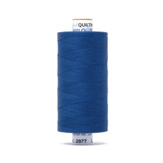 Das Bild zeigt das royal-blaufarbenes Perfect Quilting Thread mit der Farbnummer 2877. Der Konen Kern besteht aus Pappe und die Garnrolle steht senkrecht.