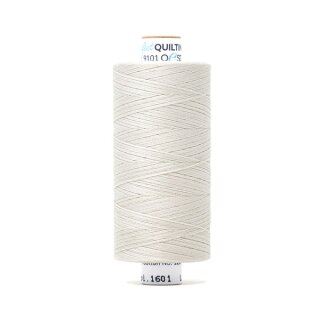 Das Bild zeigt das beige-graufarbenes Perfect Quilting Thread mit der Farbnummer 1601. Der Konen Kern besteht aus Pappe und die Garnrolle steht senkrecht.