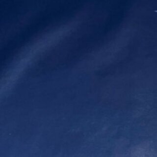 Das Bild zeigt das vegane Leder in dunkelblau.