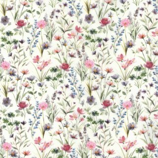 Das Bild zeigt einen Baumwollstoff  für Patchwork und Bekleidung aus der Serie Florenz von Westfalenstoffe mit einer bunten violett, rosafarbenen Roeschen, gruenen Kleeblaettern, Kleeblumen - eine zarte Blumenwiese.