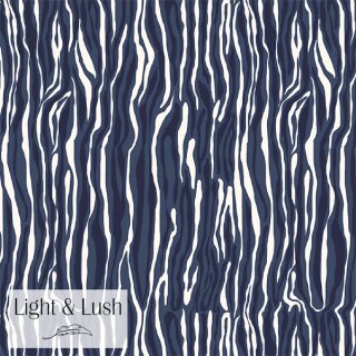 Die Ansicht zeigt einen weich fliessenden blau dunkelblau weiss gemusterten Viscosestoff.