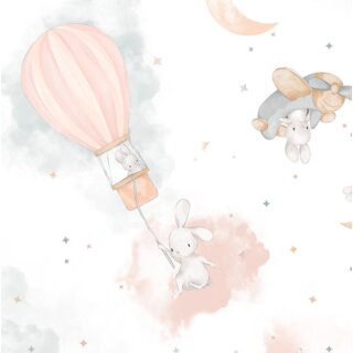Das Bild zeigt den Baumwollstoff  Honey Bunny in the Cloud. Hauptmotiv ist der am Ballon haengende Hase und der Hasse im Flugzeug, wie er durch die Wolken fliegt. Alle pastellfarbenen Motive sind auf weissem Untergrund.