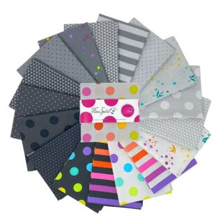 Das Bild zeigt das Charm Pack Graywork von Tula Pink fuer FreeSpirit.