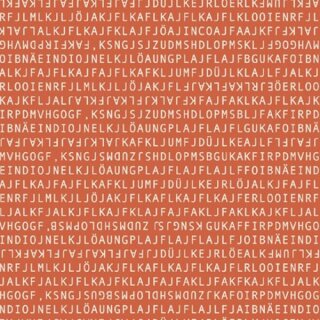 Das Bild zeigt den Patchworkstoff Code ember. Baumwollstoff mit einem feinen verschlüsselten Buchstaben Code in hellorange auf einen orangeroten Untergrund.